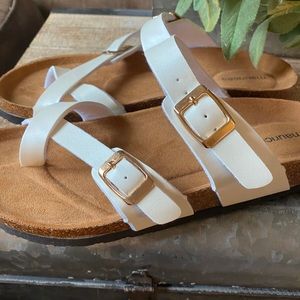 Never worn Maurices white sandals